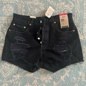 Levi’s Shorts brand new( size 29)